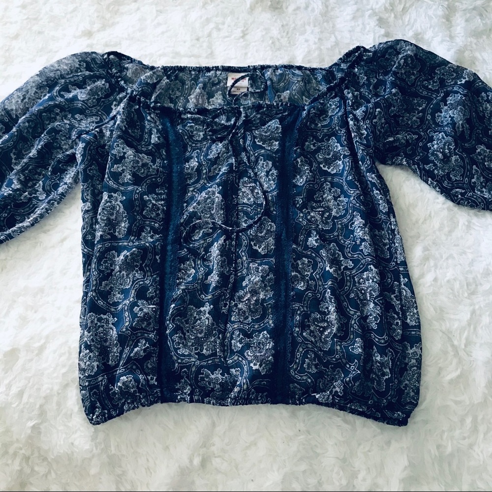 Mossimo polyester off the shoulder shirt size XS